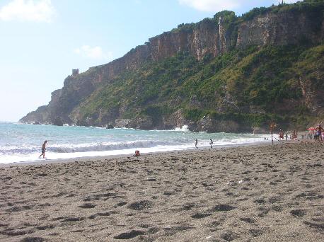 Spiaggia fronte casa in affitto